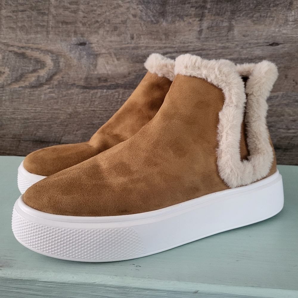 Nine West Komfy Faux-ShearlingChelsea Boots Womens Sz 8.5 Booties